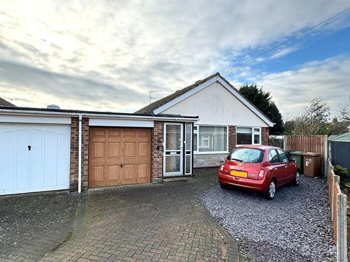 3 Bedroom Semi-Detached Bungalow For Sale In Gaywood - Modernised Link Detached Bedroom Bungalow On Cul-De-Sac, PE30