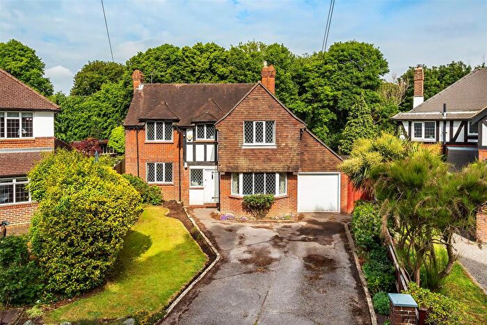 4 Bedroom Detached House For Sale In Fiddicroft Avenue, Banstead, SM7