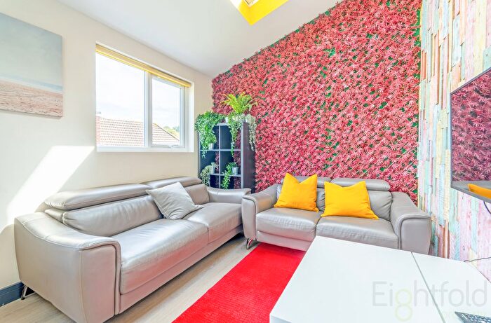 6 Bedroom Semi-Detached House To Rent In Southall Avenue, Brighton, BN2