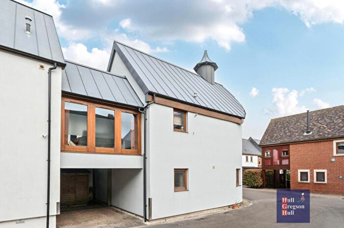 2 Bedroom House For Sale In Newton Grange Close, Swanage, BH19