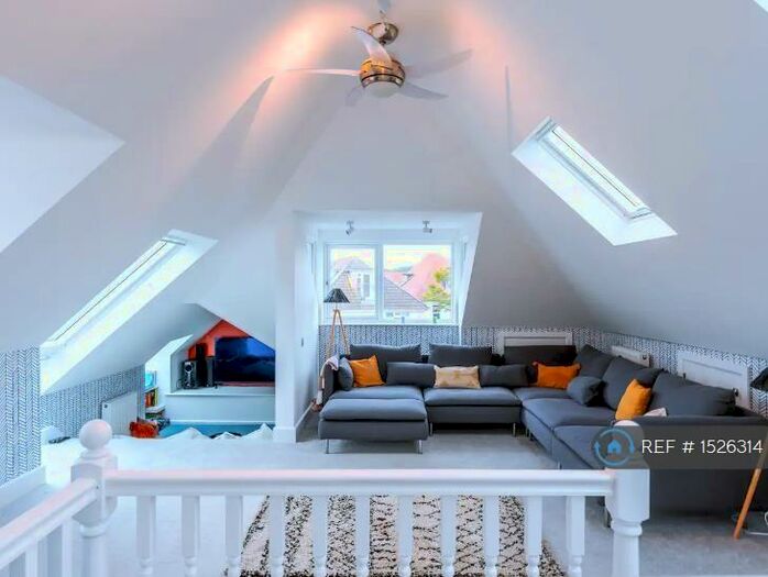 4 Bedroom Detached House To Rent In Stourcliffe Avenue, Bournemouth, BH6