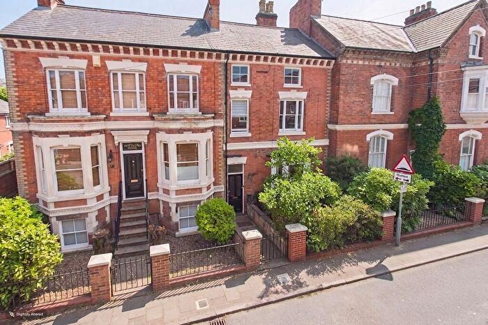 5 Bedroom Terraced House For Sale In Burton Street, Loughborough, LE11