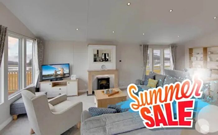 3 Bedroom Park Home For Sale In St. Leonards, Ringwood, BH24