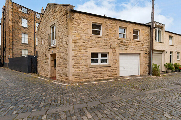 2 Bedroom Mews For Sale In Atholl Crescent Lane, Edinburgh, EH3