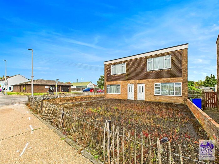 4 Bedroom Retail Premises For Sale In Church Street, Cliffe, Rochester, ME3