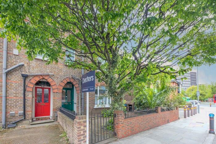 3 Bedroom Semi-Detached House To Rent In Wheatfield Way, Kingston Upon Thames, KT1