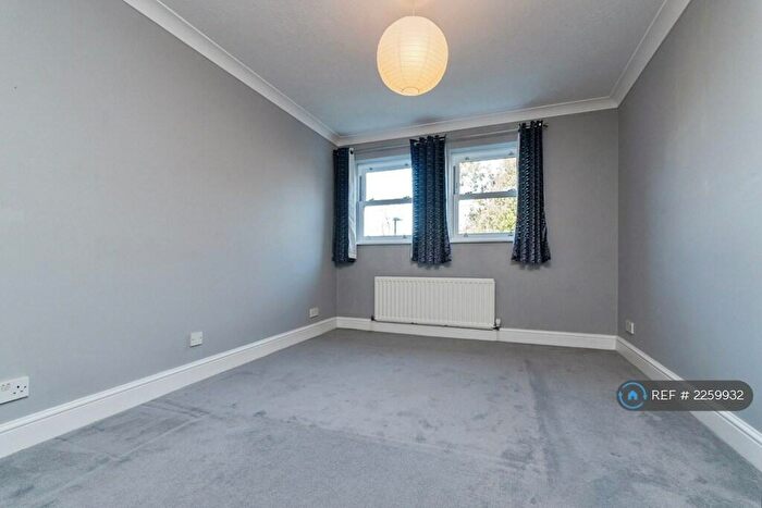2 Bedroom Flat To Rent In Devonshire Avenue, Sutton, SM2