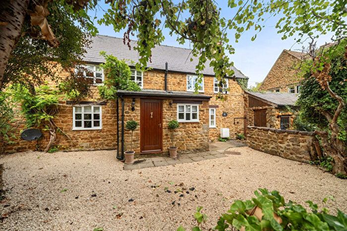 3 Bedroom Cottage For Sale In Rose Bank, Bloxham, OX15