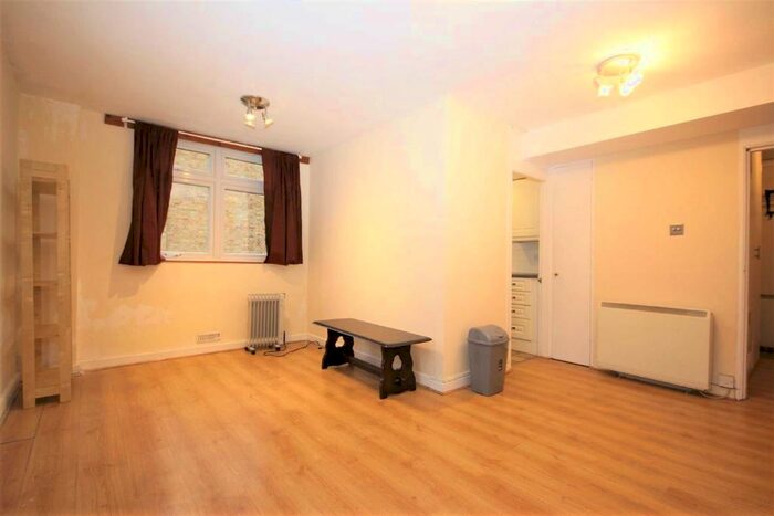 1 Bedroom Flat To Rent In St Columbas House, Prospect Hill, Walthamstow, E17