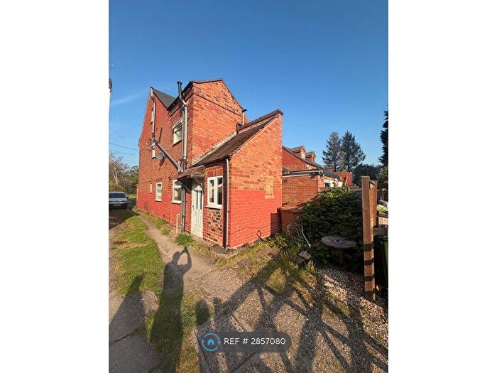 3 Bedroom End Of Terrace House To Rent In Worcester Road, Kidderminster, DY11