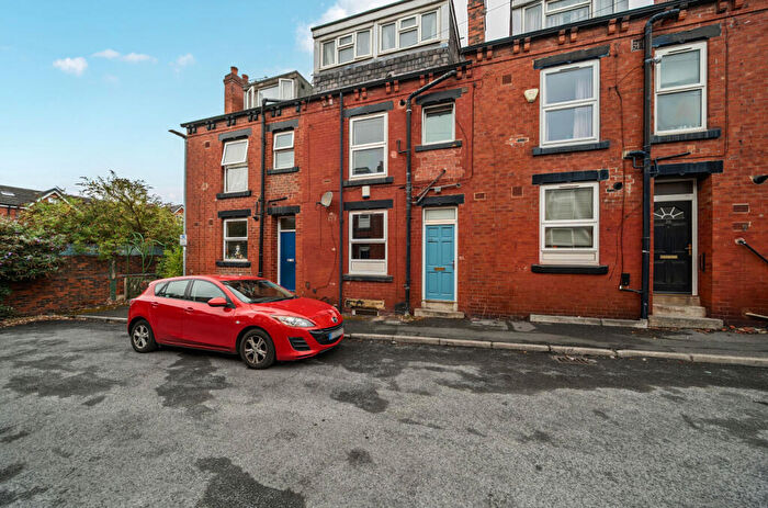 2 Bedroom Terraced House For Sale In Kelsall Place, Hyde Park, Leeds, LS6