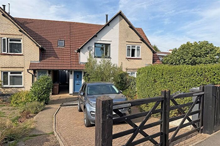 2 Bedroom Terraced House For Sale In Station Road, Farncombe, GU7