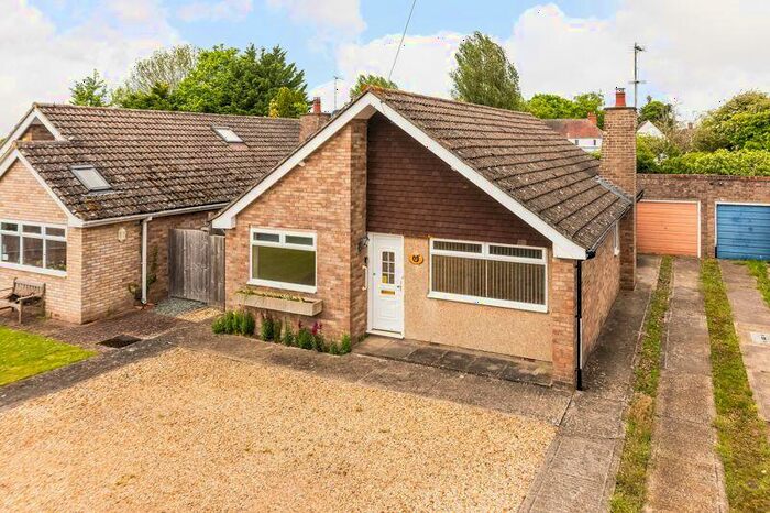 2 Bedroom Detached Bungalow For Sale In Tatlings Road, Steventon, OX13