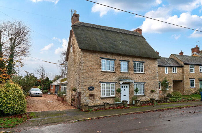 5 Bedroom Link Detached House For Sale In Main Street, Hethe, Bicester, OX27