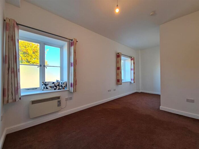 1 Bedroom Flat To Rent In Flat, Chapel Court, Sun Street, Sandy, SG19