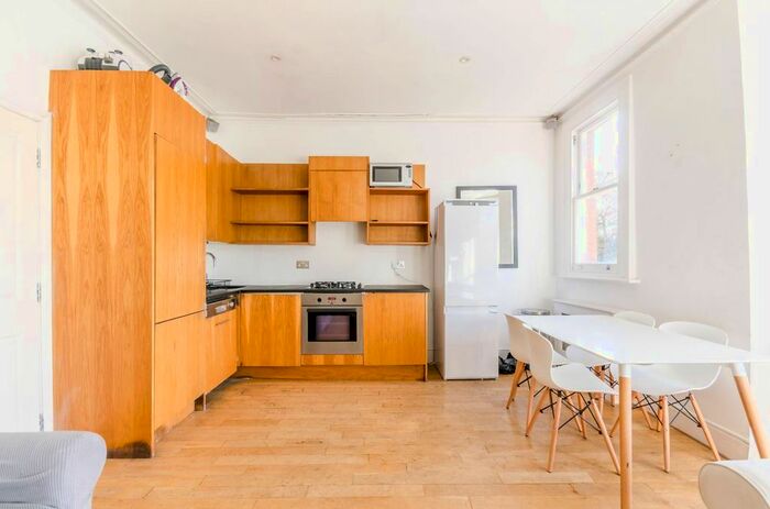 2 Bedroom Flat To Rent In Fulham Palace Road, Bishop's Park, London, SW6