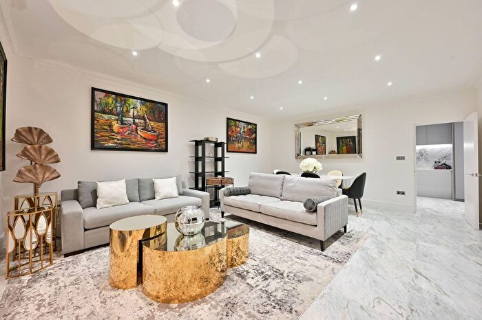 3 Bedroom Flat To Rent In Hans Road, Knightsbridge, London, SW3