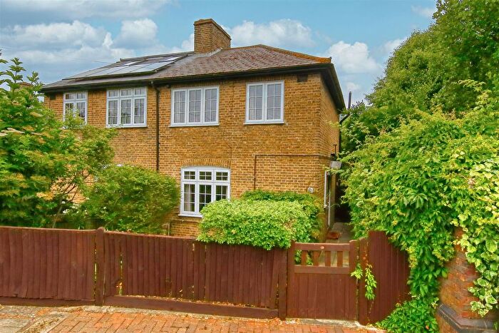 3 Bedroom End Of Terrace House To Rent In Mapleton Road, London, SW18