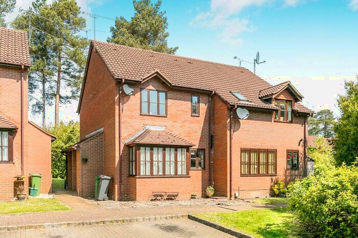 1 Bedroom Cluster House To Rent In Maguire Drive, GU16