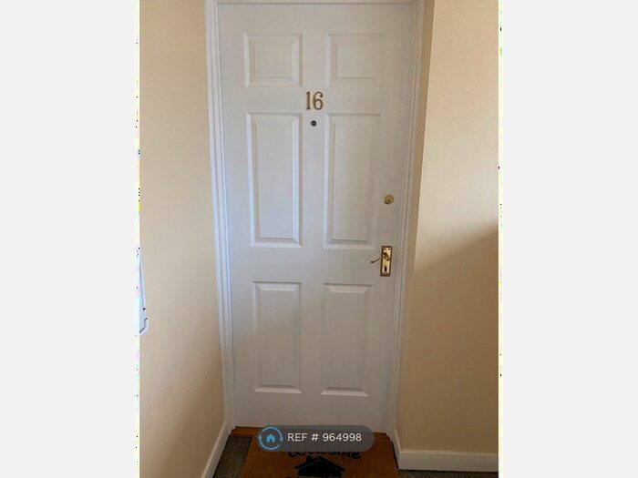 1 Bedroom Flat To Rent In Victoria Mews, Perth, PH2