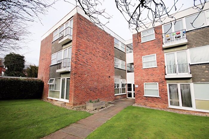 2 Bedroom Flat To Rent In Ardleigh Court, Shenfield, Brentwood, CM15
