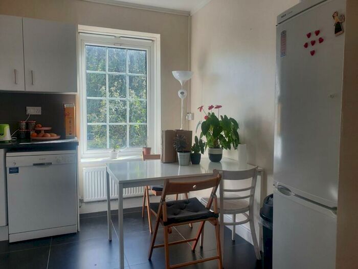 2 Bedroom Flat To Rent In Nickleby House, SE16