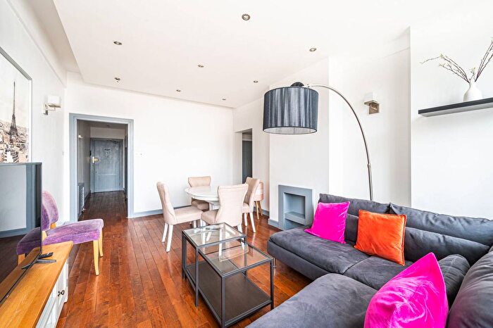 2 Bedroom Flat To Rent In St Georges Court, Chelsea, London, SW3