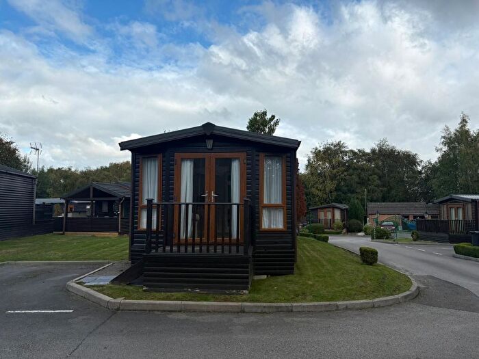 2 Bedroom Mobile/park Home For Sale In Park Road, Overseal, Swadlincote, DE12