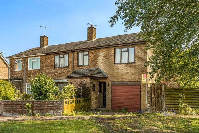 4 Bedroom Semi-Detached House For Sale In Carterton, Oxfordshire, OX18