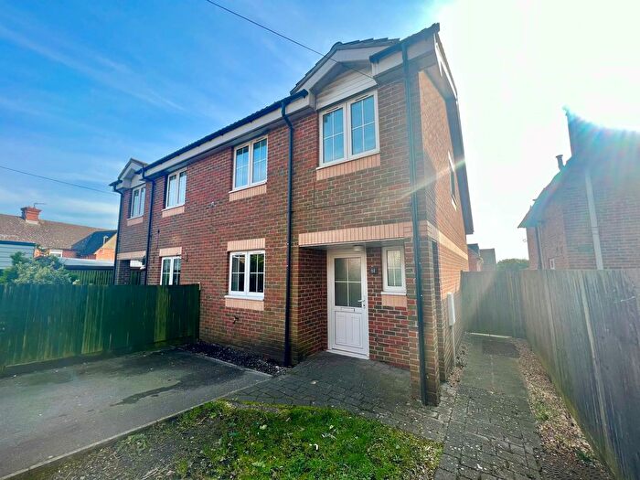 3 Bedroom Semi-Detached House To Rent In Ashurst Road, Portsmouth, PO6