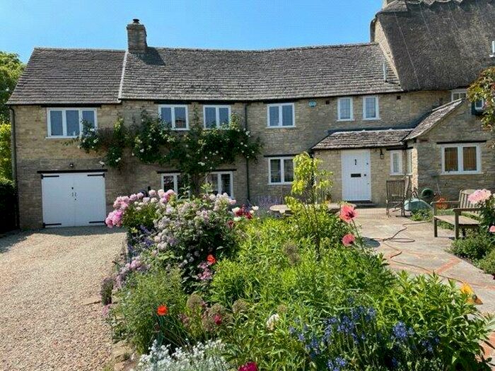 4 Bedroom Semi-Detached House For Sale In Church Hanborough, Witney, OX29