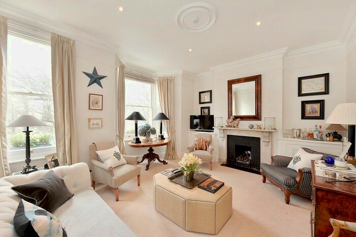 3 Bedroom Flat To Rent In Uverdale Road, Chelsea, SW10