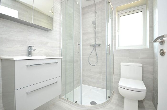 2 Bedroom End Of Terrace House To Rent In Mashie Road, Acton, W3