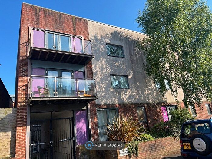 2 Bedroom Flat To Rent In Argyle Court, St. Pauls, Bristol, BS2