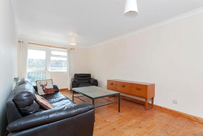 1 Bedroom Flat To Rent In Conistone Way, Islington, N7