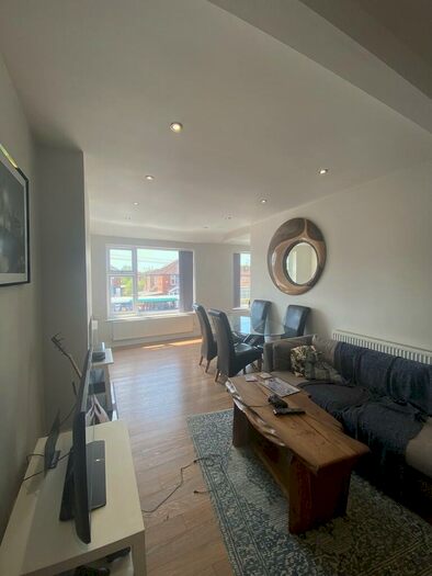 2 Bedroom Apartment To Rent In School Lane, Didsbury, M19