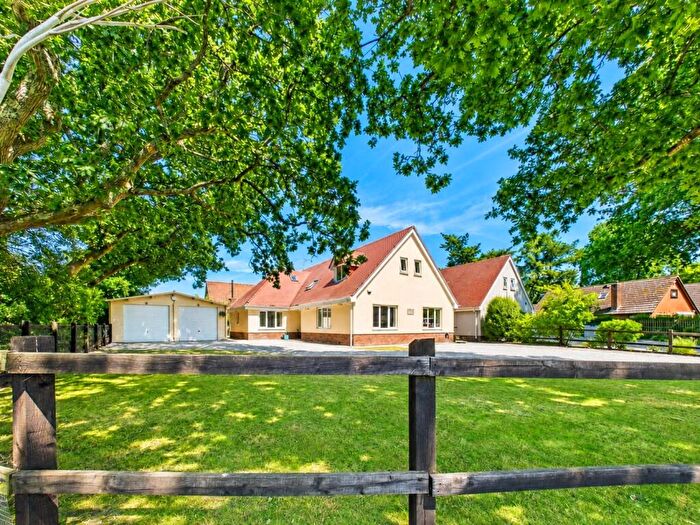 4 Bedroom Detached House For Sale In Hill Lane, Bransgore, Christchurch, Dorset, BH23