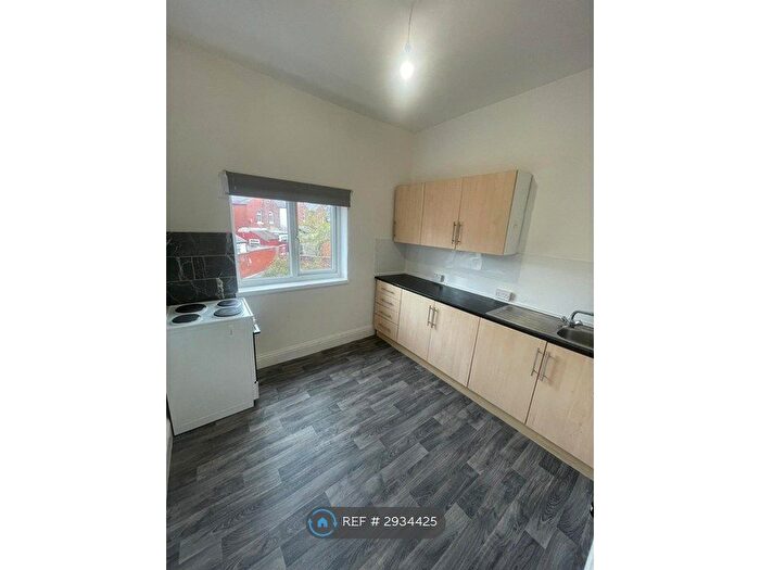 1 Bedroom Flat To Rent In Oakdene Street, Manchester, M9