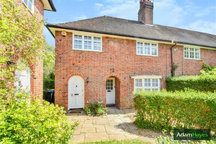 1 Bedroom Apartment To Rent In Midholm Close, Hampstead Garde Suburb, NW11