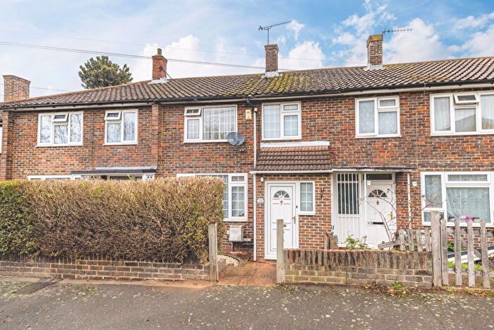 4 Bedroom Terraced House For Sale In Long Readings Lane, Slough, SL2