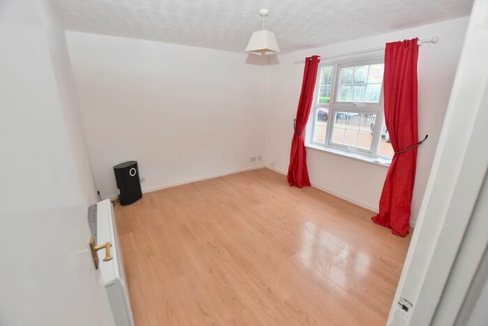1 Bedroom Flat To Rent In Red Lion Court, Bishops Stortford, CM23
