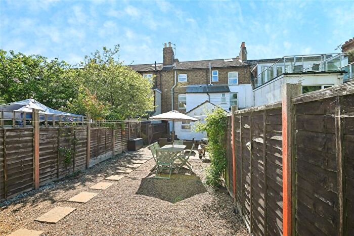 2 Bedroom Flat For Sale In Randall Street, Maidstone, Kent, ME14