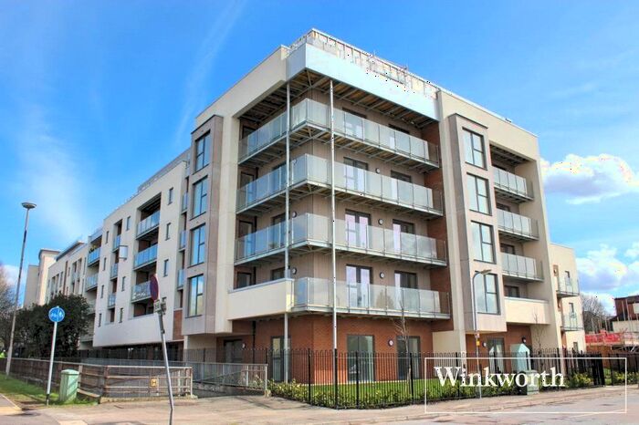 2 Bedroom Flat To Rent In Manor Way, Borehamwood, WD6