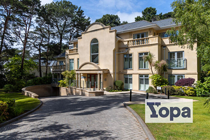 3 Bedroom Apartment For Sale In Lilliput Road, Poole, BH14