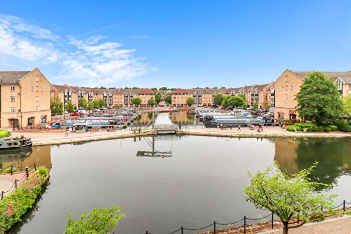 2 Bedroom Flat For Sale In Stationers Place, Hemel Hempstead, HP3