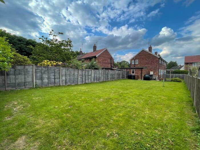 3 Bedroom Semi-Detached House For Sale In College Close, Horringer, IP29