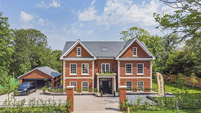 5 Bedroom Detached House For Sale In The Ridgeway, Cuffley, EN6