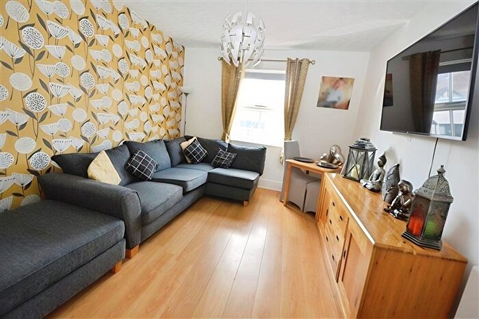 2 Bedroom Flat For Sale In Coventry Road, Hinckley, LE10