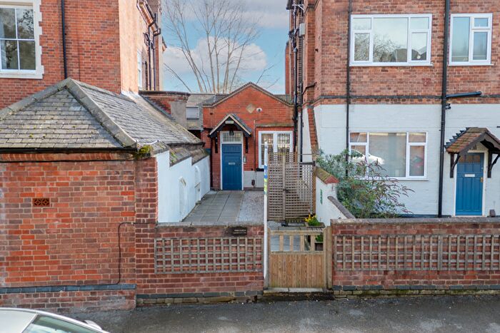 1 Bedroom Apartment For Sale In Cavendish Crescent South, The Park, NG7