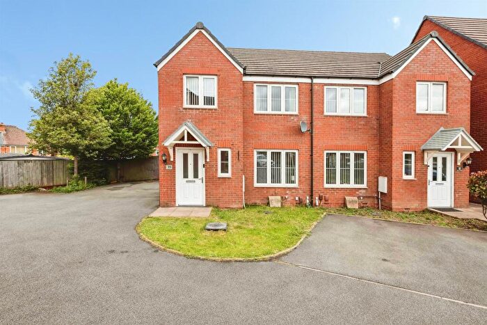 3 Bedroom Terraced House For Sale In Silvermere Park Way, Birmingham, B26